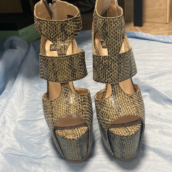 Heels!! - Picture 3 of 5